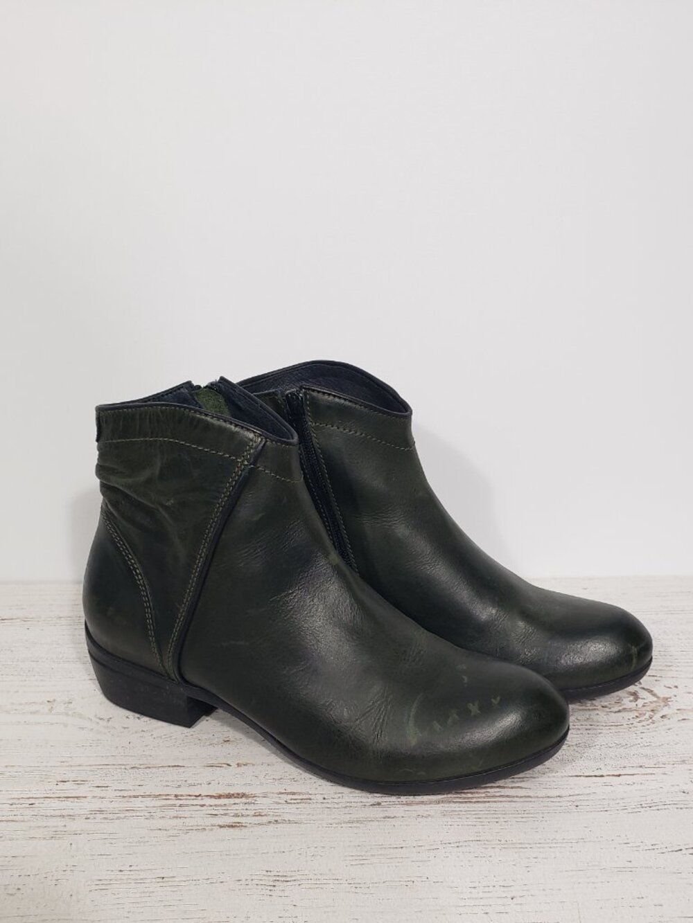 Wolky Green Leather Zippered Bootie Women's 39 (us 8.5) European made